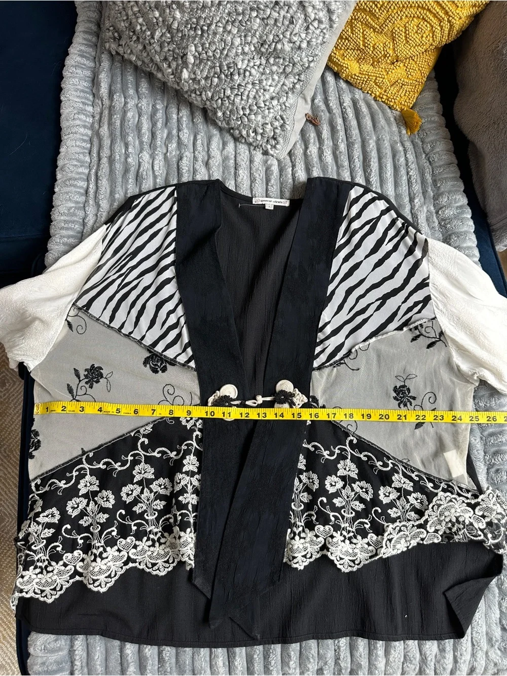 Vintage Spencer Alexis Patchwork Lace Kimono - Picture 7 of 9